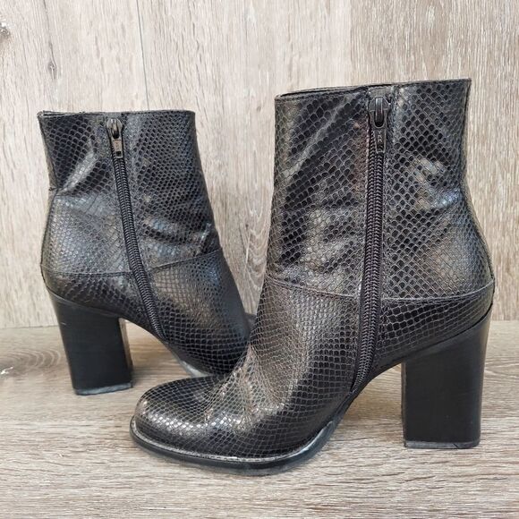 Nine West Snake Embossed Black Leather Ankle boots - Picture 5 of 9
